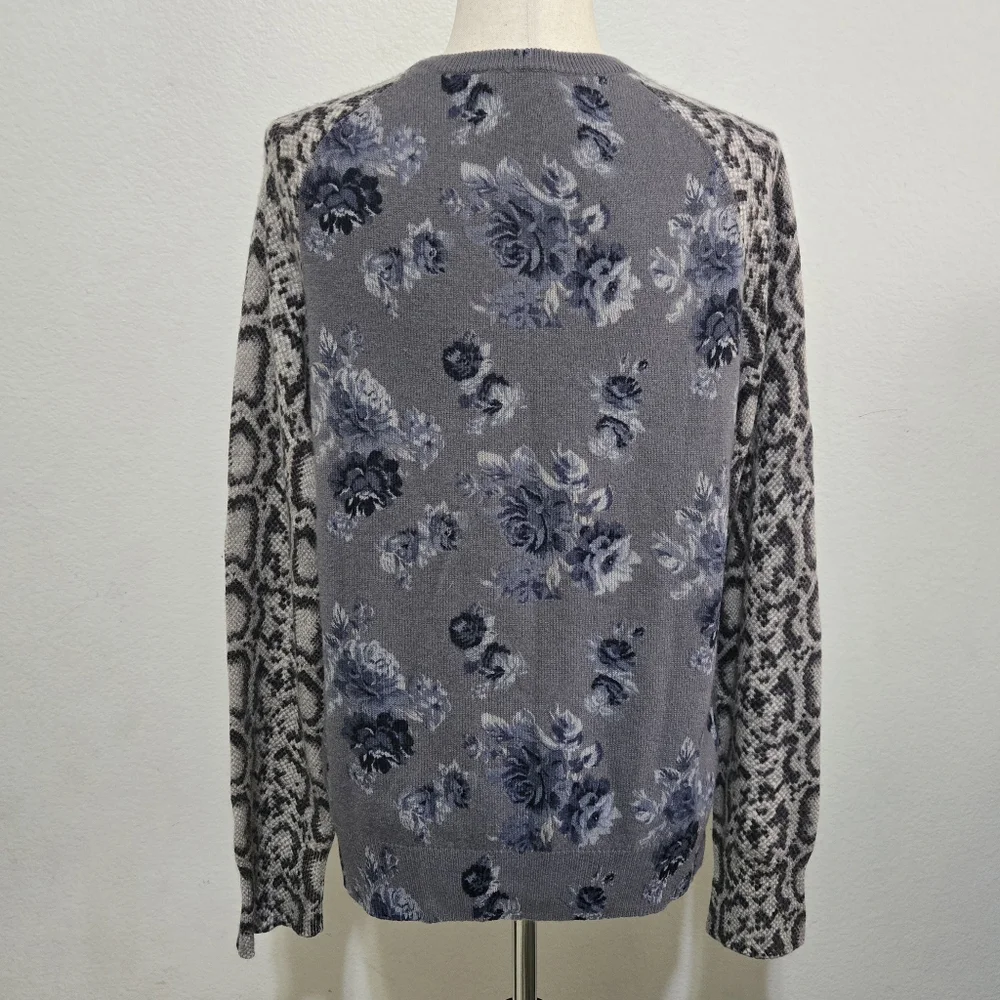 EQUIPMENT FEMME 100% Cashmere Gray Blue Floral Sweater Snake Print Sleeves Large - Picture 5 of 16